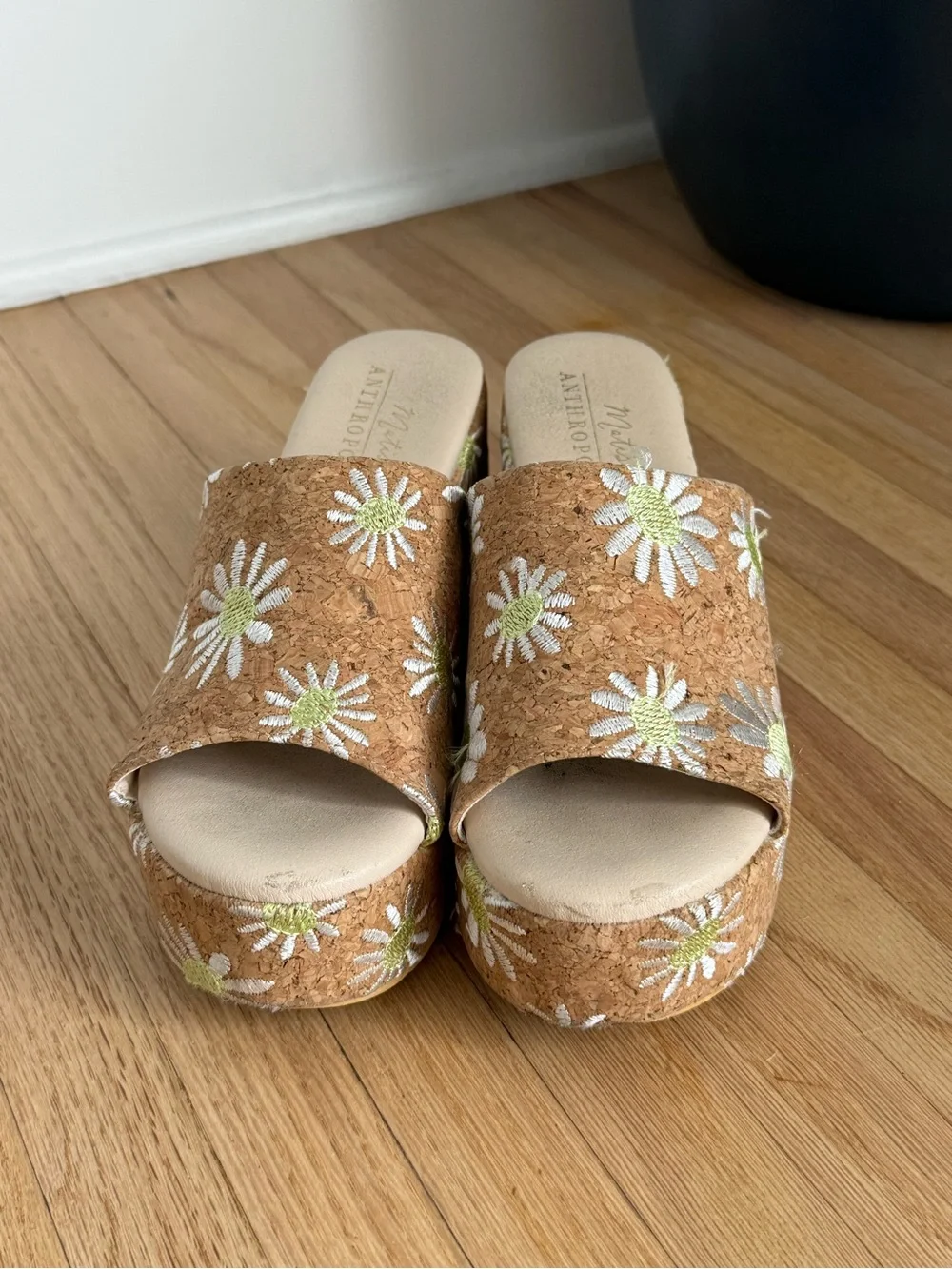 Cork Daisy Embroidered Slide Sandals